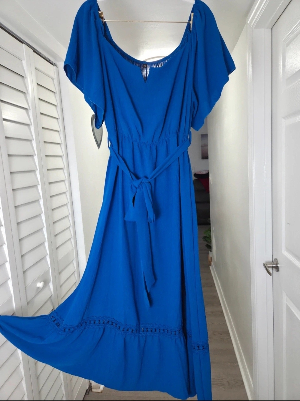 Elegant Split V-Neck Maxi Dress in Cobalt Blue